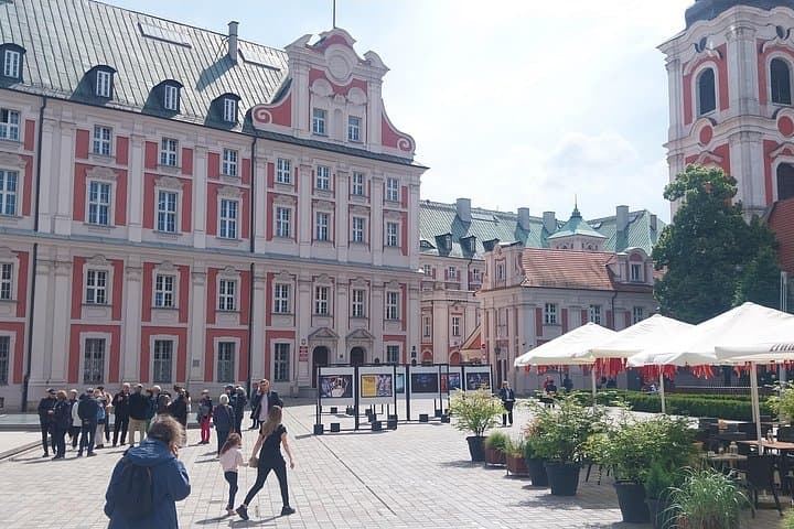 Poznan 3-Hour E-Bike Tour: Old Market, Citadel & Malta Lake
