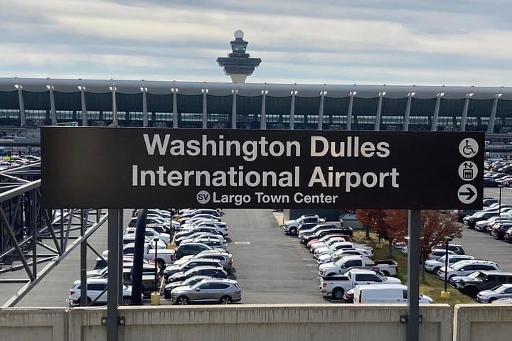 Private Transfer from Dulles Airport to Washington DC — Door-to-Door Ride photo 2