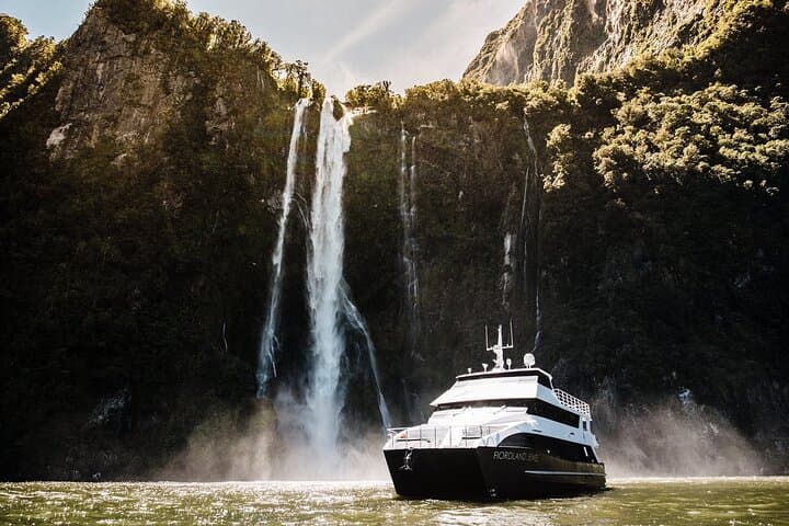 Milford Sound Luxury Small-Group Tour from Queenstown aboard Fiordland Jewel