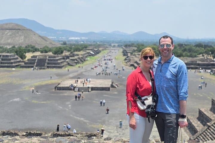Early-Access Teotihuacán: Pyramid Ascent, Cave Breakfast & Craft Workshops