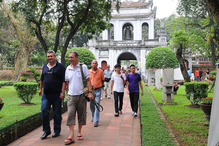 9-Day Northern Vietnam and Siem Reap: Ha Long Bay, Ninh Binh & Angkor photo 2