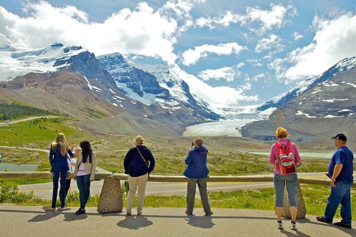 Calgary to Jasper Day Trip: Icefields Parkway, Waterfalls & Abraham Lake photo 2