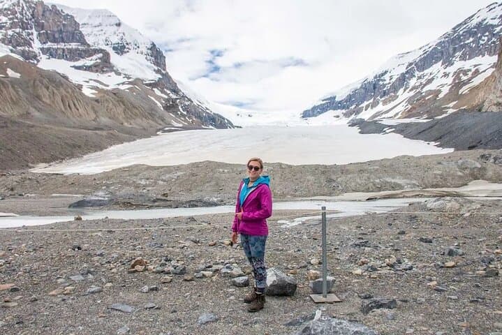 Calgary to Jasper Day Trip: Icefields Parkway, Waterfalls & Abraham Lake photo 4
