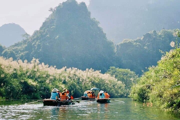 Trang An Full-Day Limousine Adventure: Hoa Lu, Trang An Sampan Cruise & Mua Cave Hike photo 2