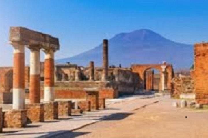 Naples, Pompeii & Vesuvius Day Tour from Naples: Walk to the Crater photo 1