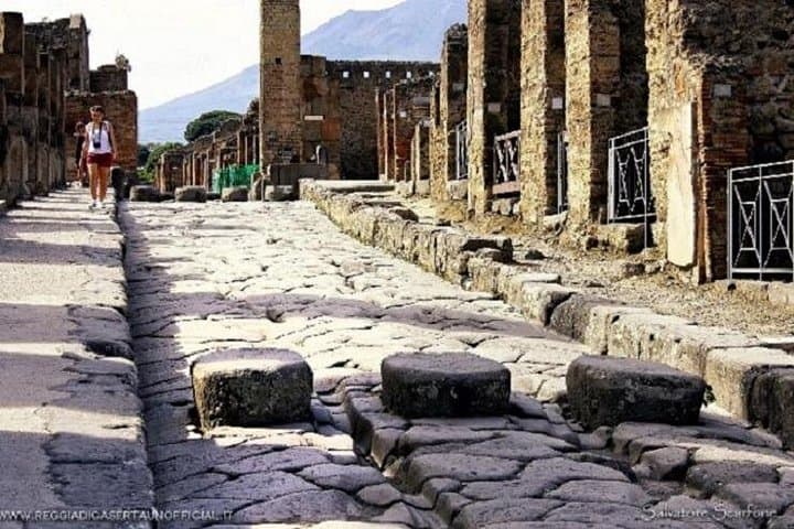 Naples, Pompeii & Vesuvius Day Tour from Naples: Walk to the Crater photo 2