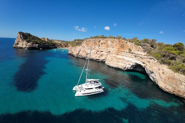 Lagos Catamaran Luxury Sailing: Ponta da Piedade & Algarve Coast Cruise photo 2