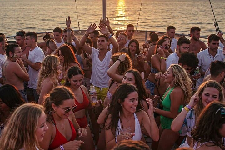 Sorrento Coast Catamaran Sunset — Sushi, DJ & Swim on a 4‑Hour Cruise photo 2