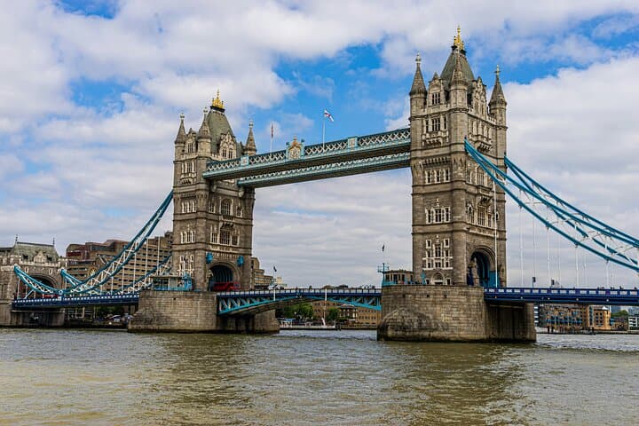 Thames Walking Tour: Monument to St Paul’s, Tower Bridge & Borough Market photo 3