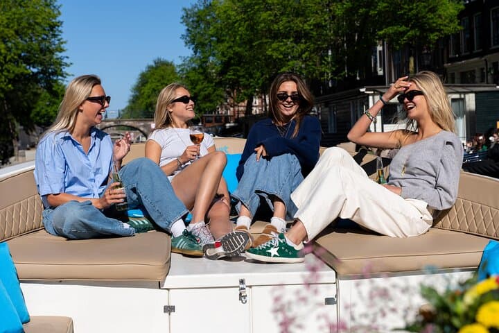 Open-Boat Amsterdam Canal Cruise: 60-Min Guided Tour with Optional Unlimited Drinks photo 4