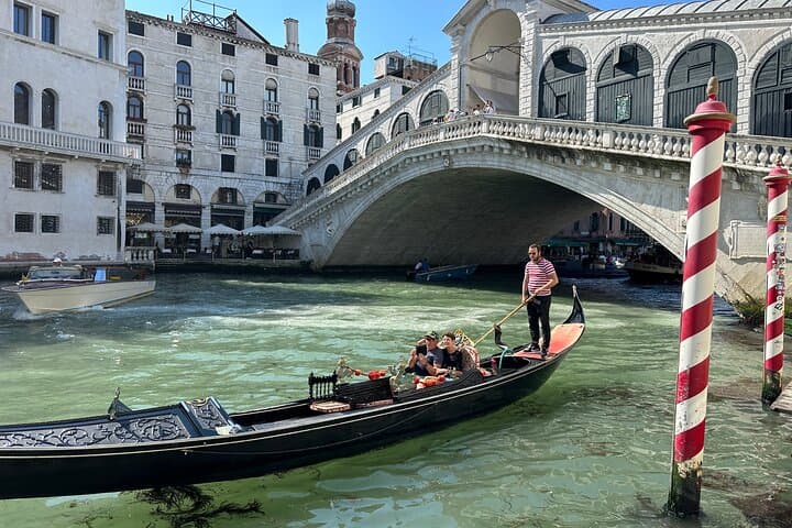 Skip-the-Line Venice Private Tour: St. Mark, Doge’s Palace & Gondola Experience photo 2