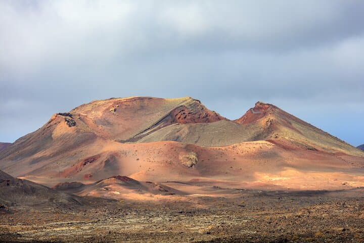 Half-Day Timanfaya Volcanic Tour: El Golfo, La Geria & Salinas de Janubio photo 4