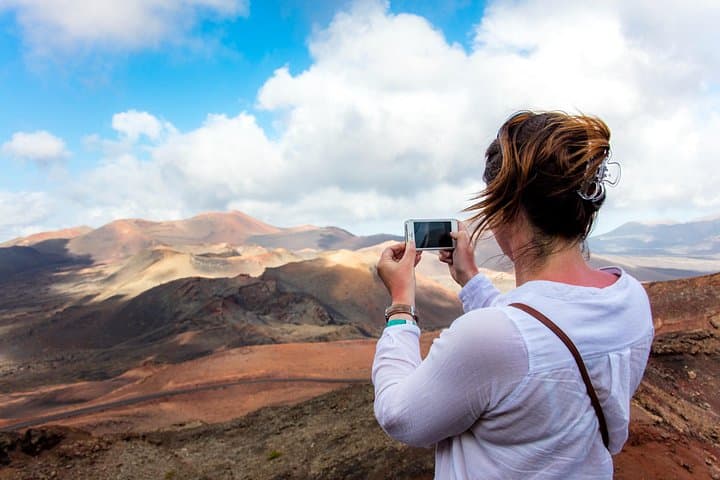 Half-Day Timanfaya Volcanic Tour: El Golfo, La Geria & Salinas de Janubio photo 2
