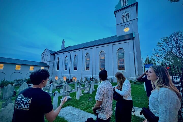 Fredericksburg Ghost Tour: Guided 90-Minute Haunted Walking Experience