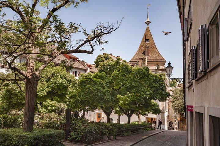 Zurich 360 City Walk: Hidden Spots, History & Tastes photo 6