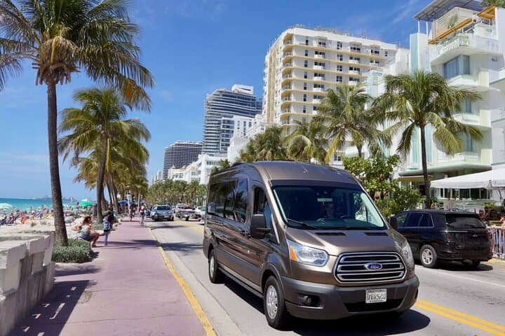 Miami Walking and Biscayne Bay Boat Combo: South Beach, Wynwood & Little Havana in 5 Hours photo 2