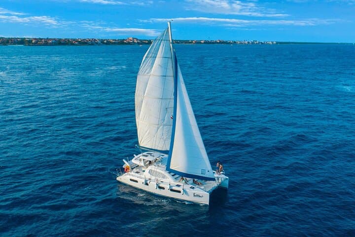 Half-Day Luxury Sailing and Snorkel in Puerto Morelos — Open Bar & Reef Tour photo 1
