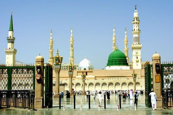 5-Day Umrah Tour — Mecca & Medina Pilgrimage Package photo 2