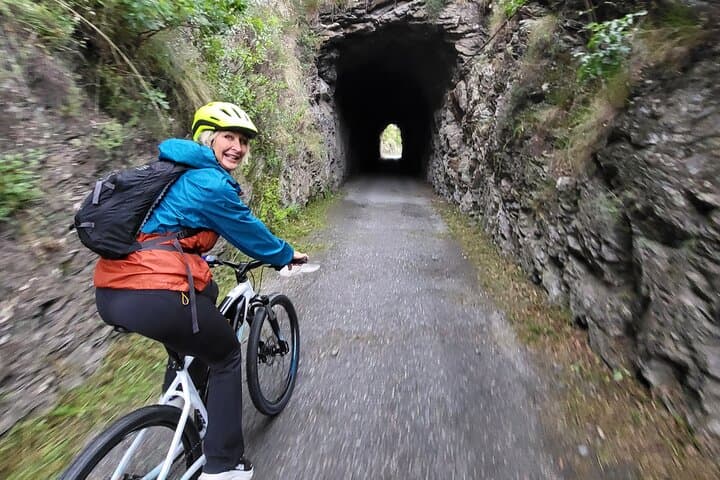 E‑Bike Adventure Along the Old Sierra Nevada Tramway from Granada