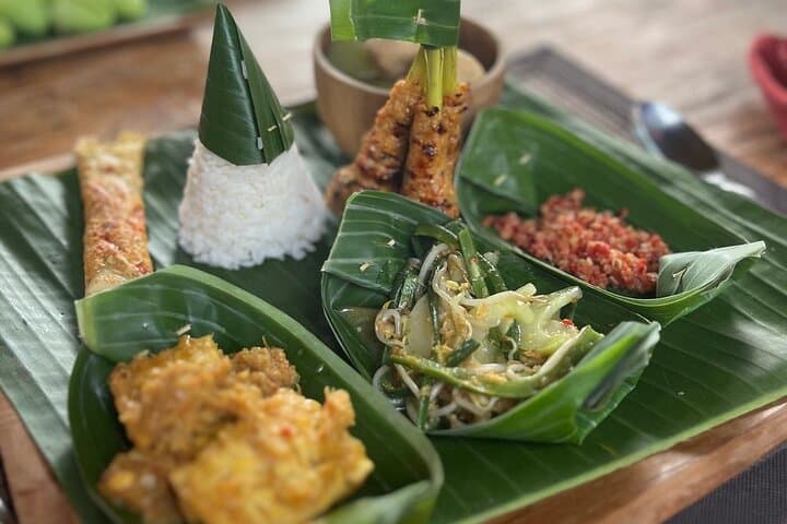 Ubud Balinese Cooking Class, Tegenungan Waterfall & Monkey Forest Day Tour