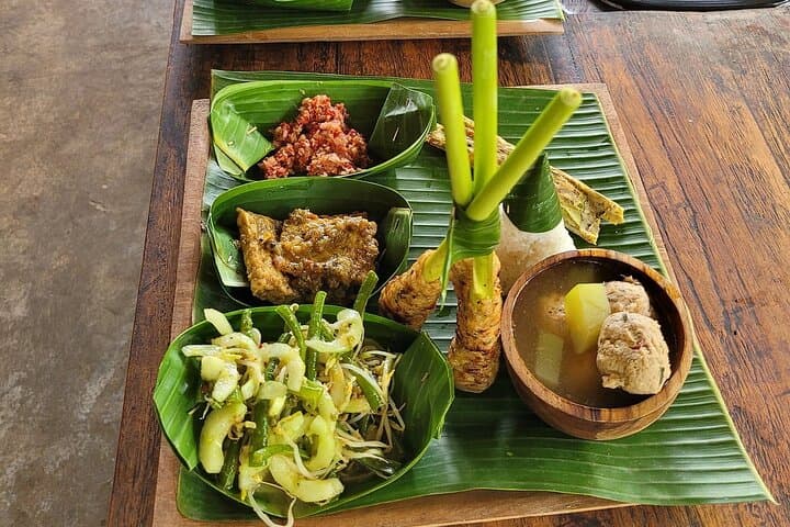 Ubud Balinese Cooking Class, Tegenungan Waterfall & Monkey Forest Day Tour photo 3