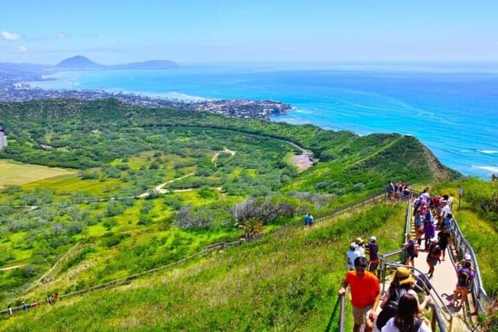 Diamond Head Shuttle Tour: Waikiki Pickup to Summit Hike with Entry Included photo 2