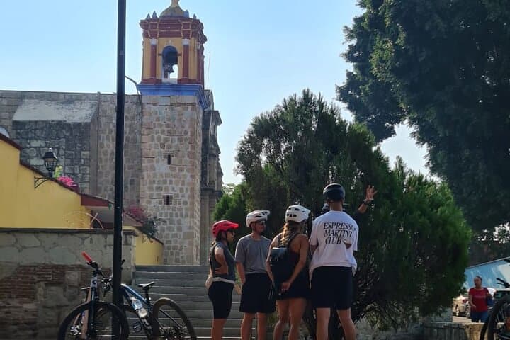 Oaxaca City Bike Tour: History and Traditions at Sunset