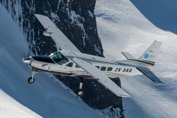 Milford Sound Scenic Flight with Landing: A Stunning Aerial Adventure from Queenstown