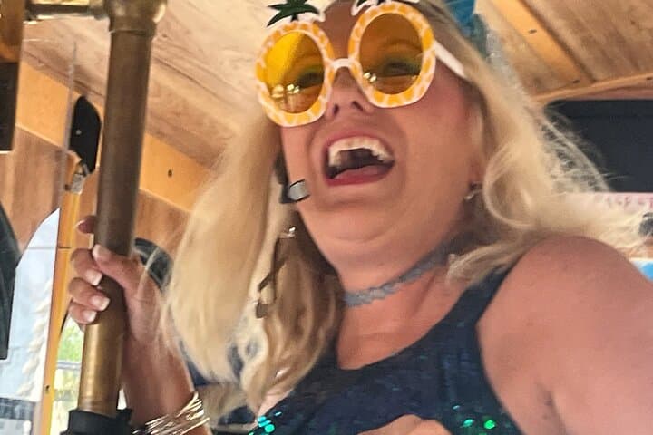 Sing-Along Trolley Sarasota: 90-Minute Downtown Karaoke Trolley Tour photo 6