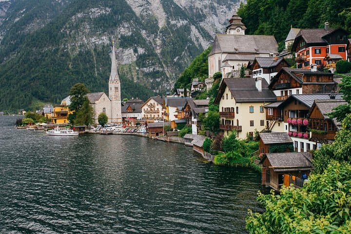 Vienna to Hallstatt Day Trip: Schloss Ort, Skywalk & Salzkammergut Scenery photo 3