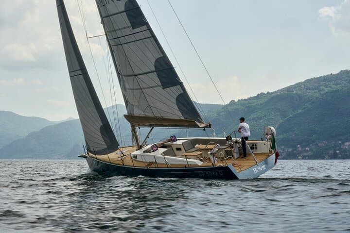 Private Sailboat Tour on Lake Como with Aperitif — Luxury Classic Boat Charter from Como photo 3
