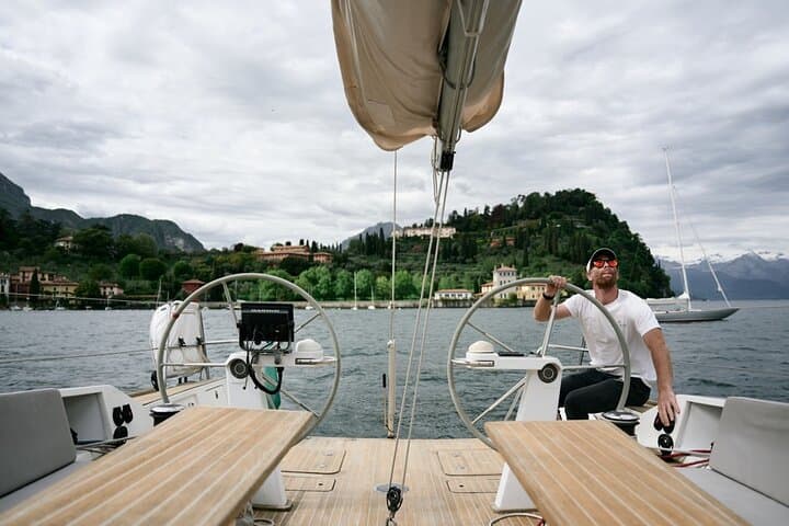 Private Sailboat Tour on Lake Como with Aperitif — Luxury Classic Boat Charter from Como photo 4