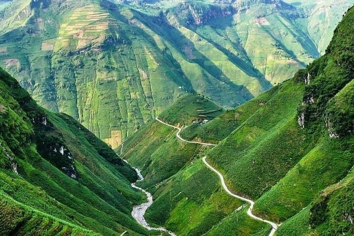 3-Day Ha Giang Loop: Ma Pi Leng, Dong Van & Nho Que River Adventure photo 4