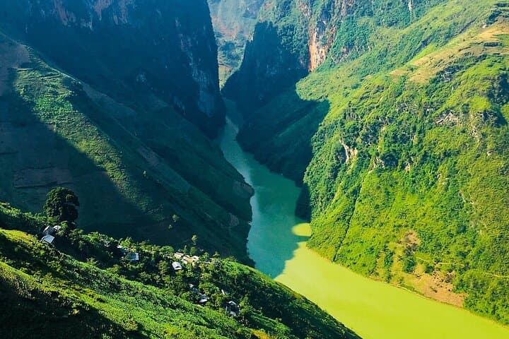 3-Day Dong Van Karst Plateau Geopark Tour from Hanoi photo 2