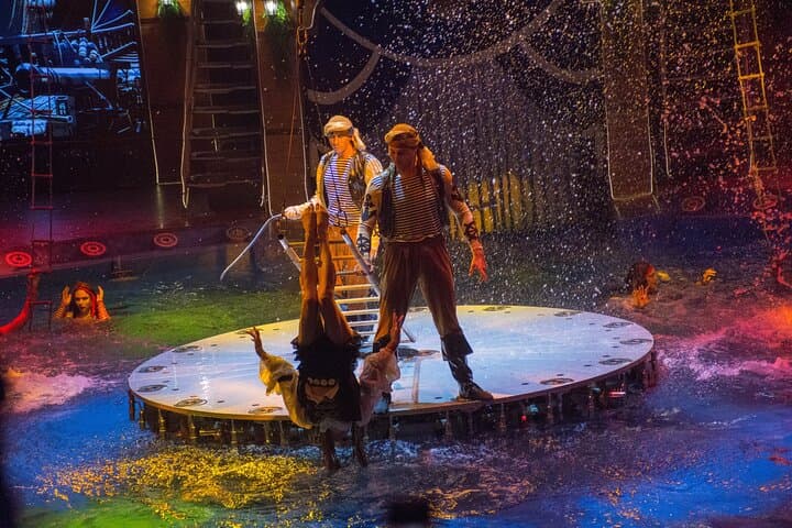 Phuket Aqua Circus: Water and Aerial Spectacle in Kathu — Tickets, Tips & Timing photo 4