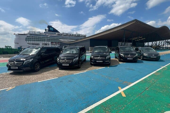 London to Southampton via Stonehenge Private One-Way Transfer photo 2
