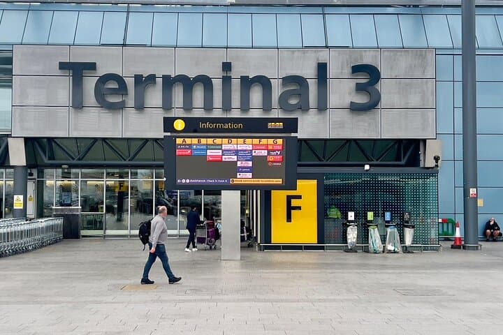 Heathrow to Central London Private Round-Trip Transfer | Meet and Greet photo 2