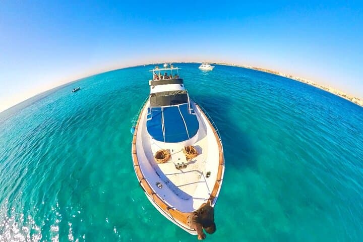 Private Red Sea Dolphin Snorkel: 6-Person Hurghada Boat Trip with Lunch photo 3