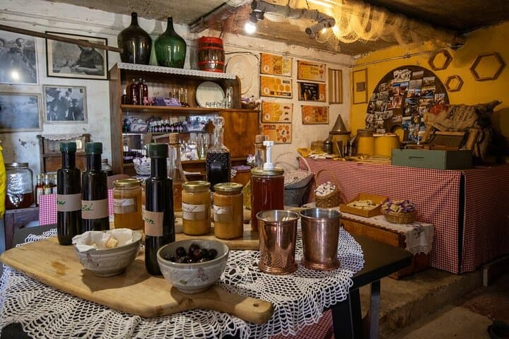 Hvar Lavender Tour: Lavender Fields, Honey Tasting & Family Farm Visit photo 2