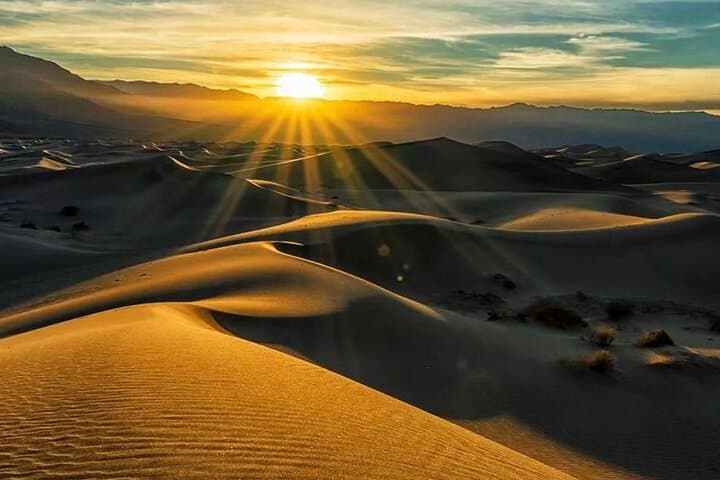 Doha Desert Safari: Sunrise & Sunset Sandboarding and Camel Ride to Khor Al Adaid photo 4