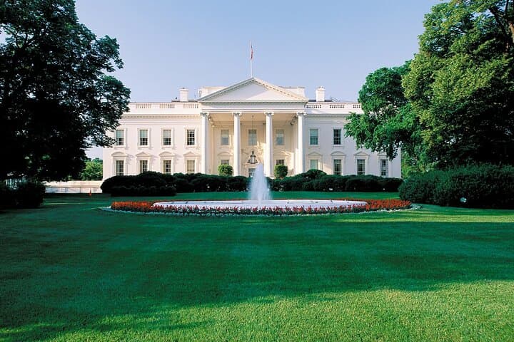 Private Washington DC City Tour: Monuments, Memorials & Neighborhoods photo 2