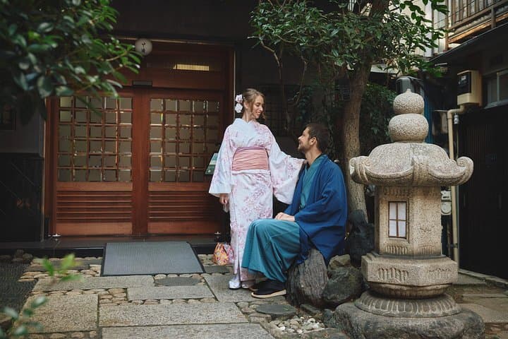 Private Kimono Photography in Asakusa: Senso-ji Photoshoot with Personal Photographer photo 4