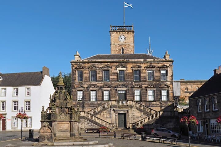 Linlithgow Palace & Loch Guided Tour from Edinburgh photo 2