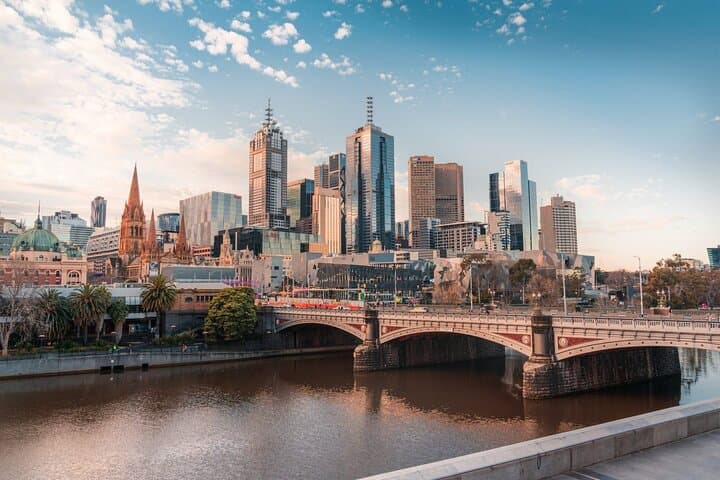 Explore Melbourne: From City Landmarks to Coastal Wonders