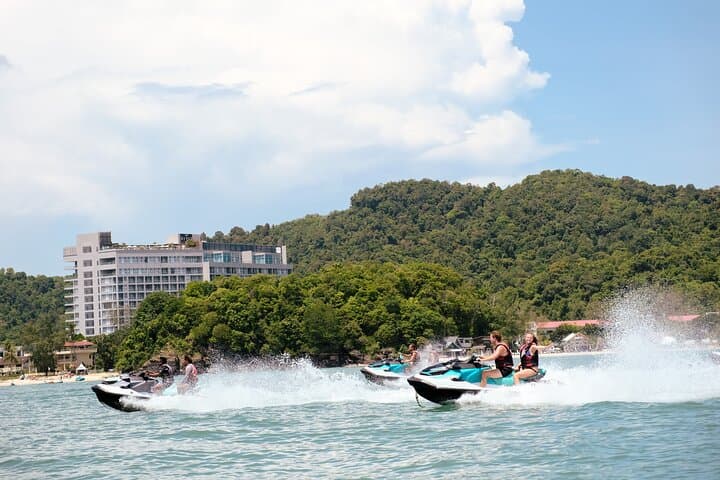 30-Minute Jet Ski Rental at Chenang Beach — Quick Adrenaline on Langkawi