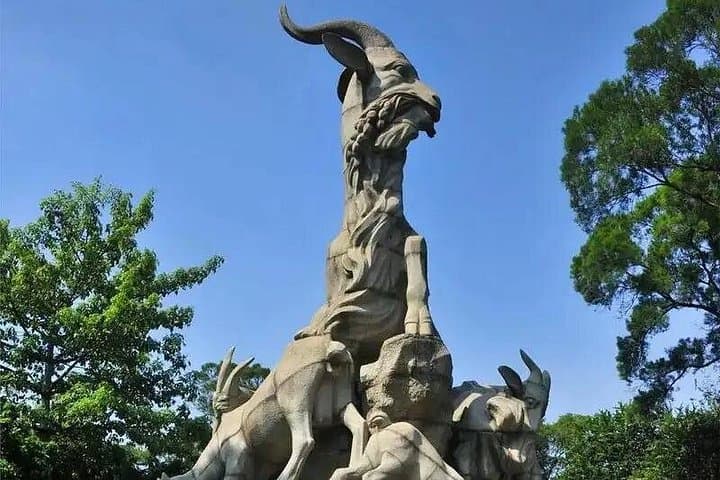 Guangzhou Cultural Highlights Day Tour — Private Car with East‑West Perspective photo 2