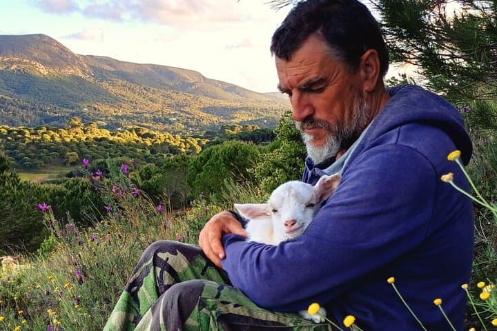 Cheese Walk with a Goat Shepherd in Azeitão — Arrábida Hike & Cheese Workshop photo 2