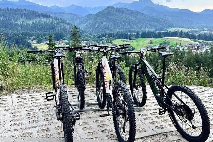 E‑Bike to Hala Gąsienicowa and Chochołowskie Baths — Zakopane Day Tour from Krakow