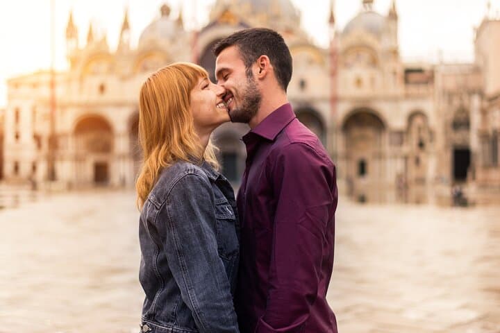 Venice Private Romantic Photoshoot: Capture Timeless Love on the Canals photo 4
