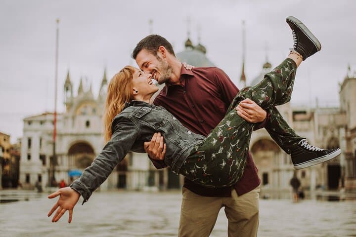 Venice Private Romantic Photoshoot: Capture Timeless Love on the Canals photo 5